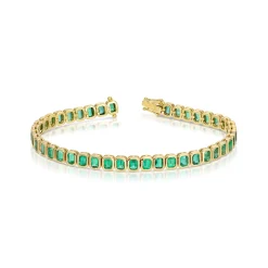 Shop BEZELED EMERALD CUT EMERALD BRACELET Diamond Link