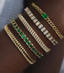 Shop BEZELED EMERALD CUT EMERALD BRACELET Diamond Link