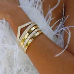 New OVAL BRACELET WITH ONE ROUND DIAMOND Bangles